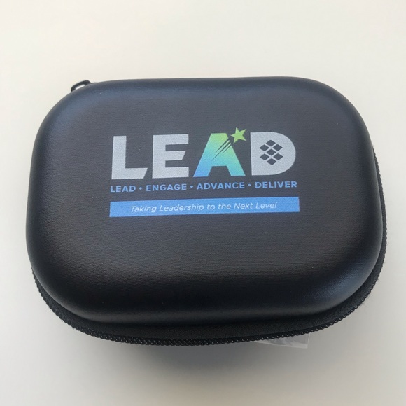 True Wireless Earbuds - Picture 2 of 6